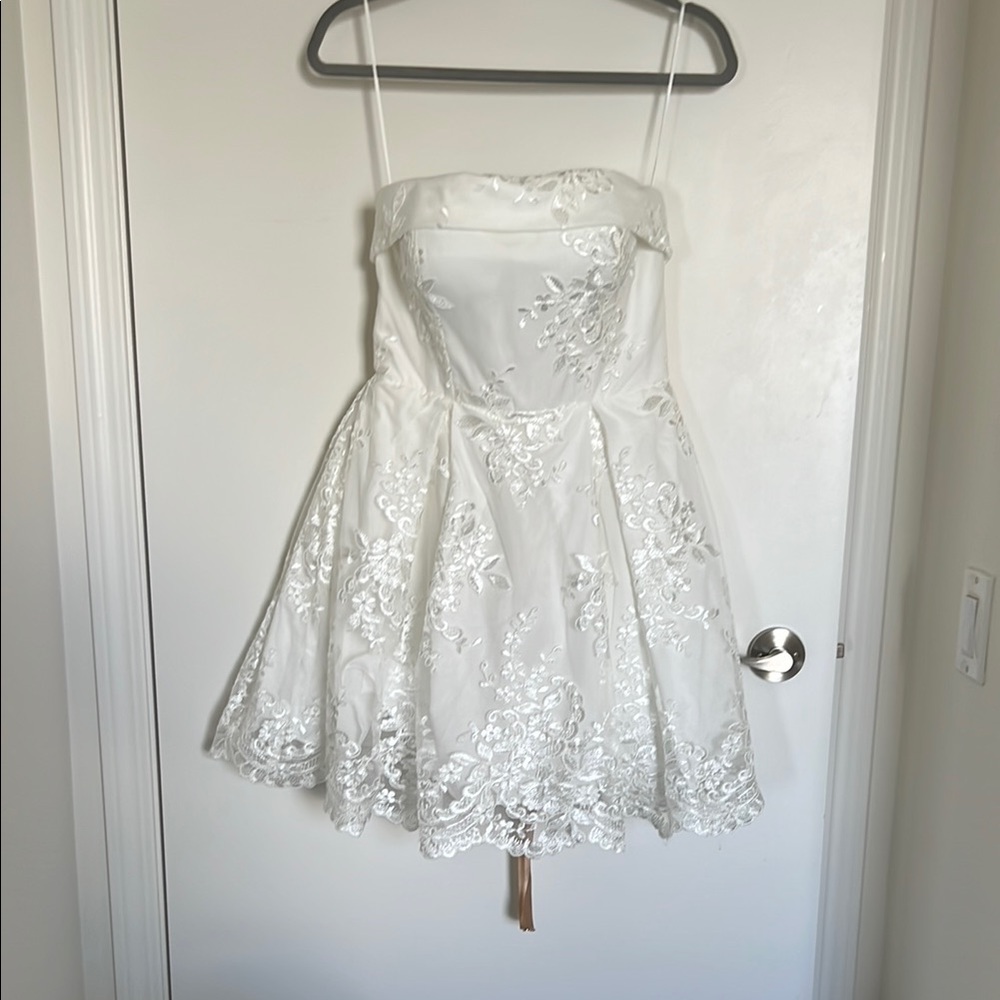 Elegant White Mini Dress